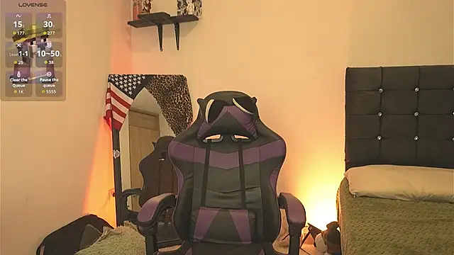 Otter_Moon live cam on StripChat