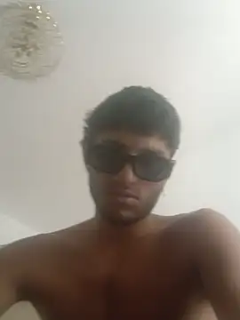 hotrichardo2 live cam on StripChat