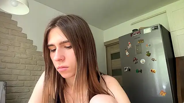 ZaraGuyette live cam on StripChat