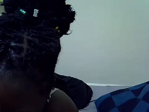 CURVY-CORAZZON live cam on StripChat