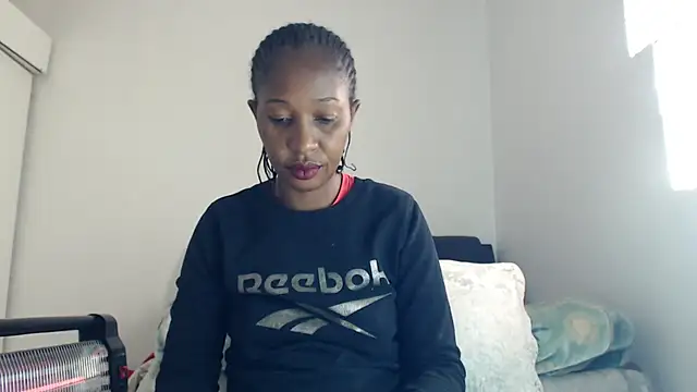 leanna23 live cam on StripChat