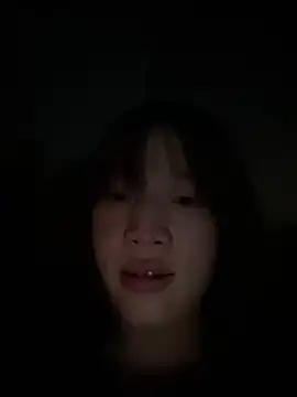 littleqiu (F young) - 户外餐厅搞刺激，达到目标现场脱内衣漏点