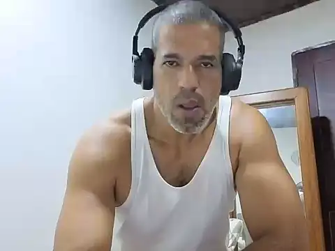 jackbigcock11 live cam on StripChat