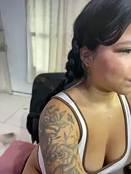 kiaradolls live cam on StripChat