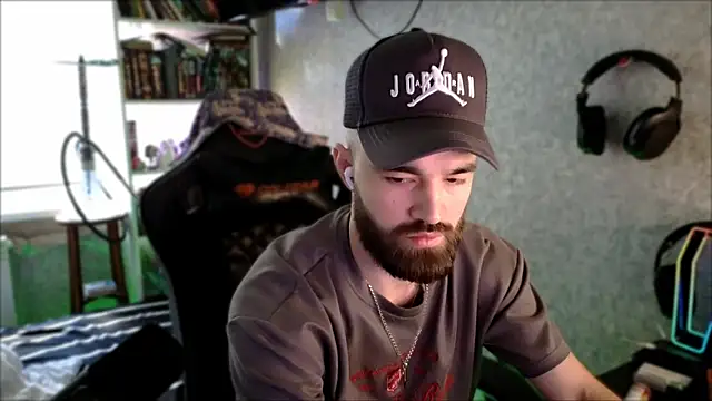 _Serious_Man webcam