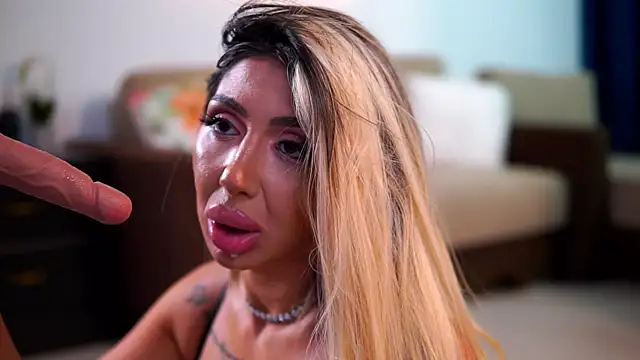 LucyyRosse webcam