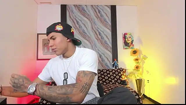 Damian_latinxxx live cam on StripChat