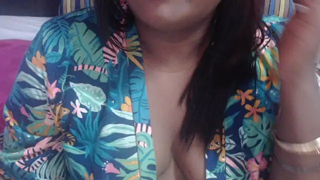 INDIANSIN2 live cam on StripChat