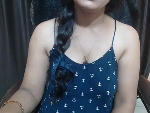 Kudi_Kiyara live cam on StripChat
