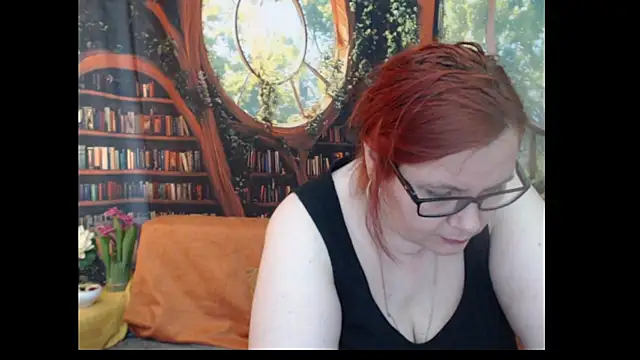 PlayfullMature webcam