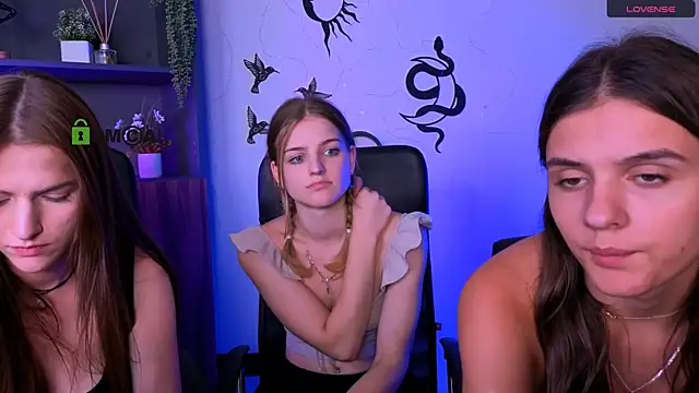 lisa_dark_ webcam