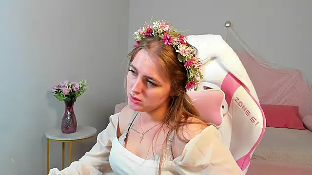 EllaBells webcam