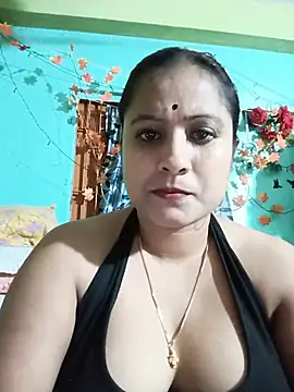 VVVthduv live cam on StripChat
