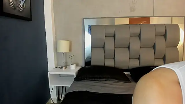 Charlie___Musk live cam on StripChat