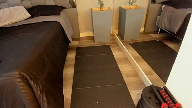 Charlie___Musk webcam