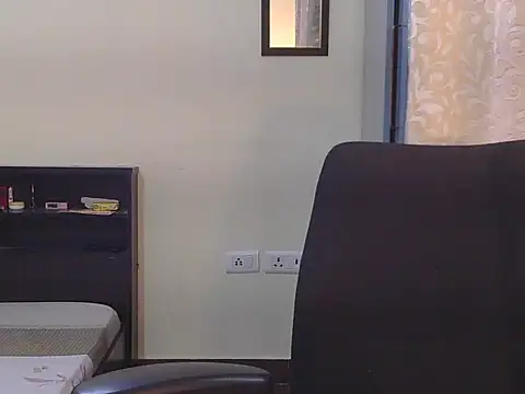 strip_sonaa (F young) - day off