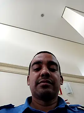 morenogostoso29 live cam on StripChat