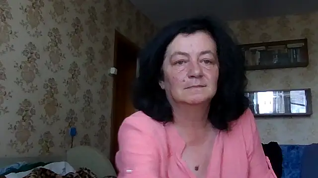 gypsiqueen2 - GypsiQueen2's free webcam - UK Sex Cams