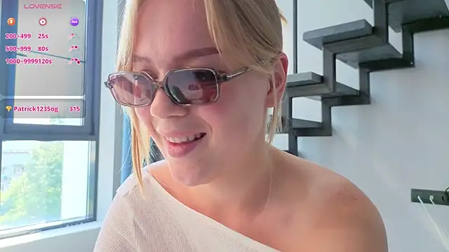 LittleForestELF2 live cam on StripChat