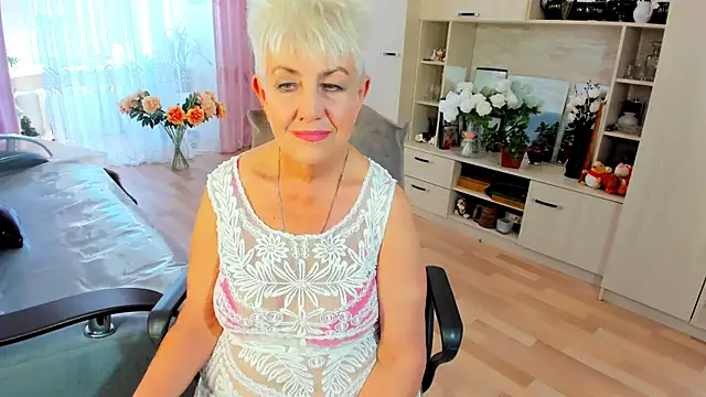 HotandMature live cam on StripChat