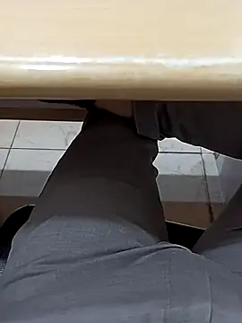 rentalboy29 live cam on StripChat