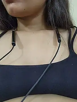 CuteSarikaLIVE webcam