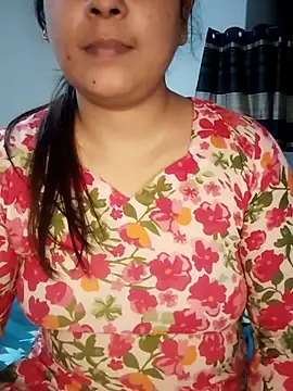 Cute-Nuri live cam on StripChat