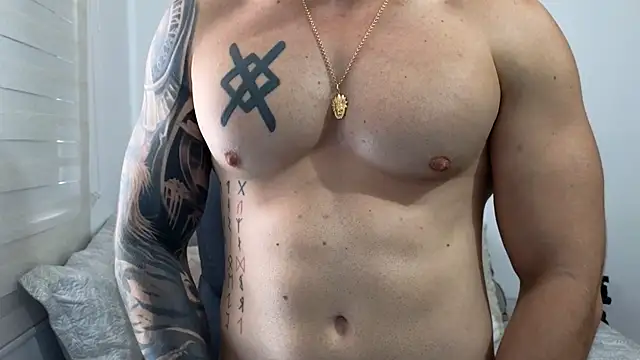 Isaac_Carter live cam on StripChat
