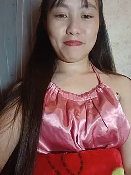 Cherry-squirtt live cam on StripChat