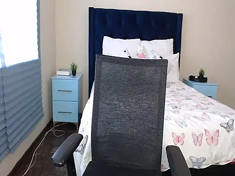 QUEENMANDYY webcam