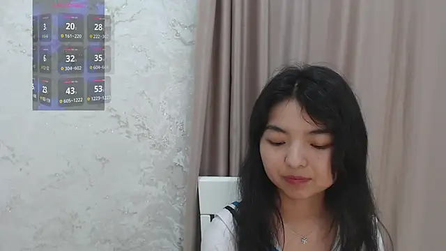 Shy_Kira live cam on StripChat