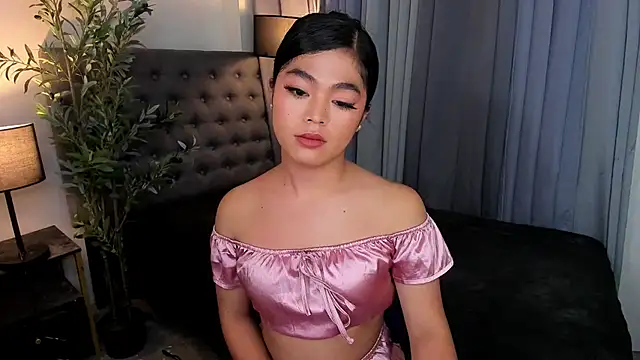 AsianHugecockAnna live cam on StripChat
