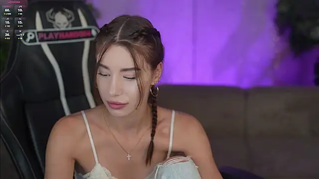 Selena_Glow live cam on StripChat