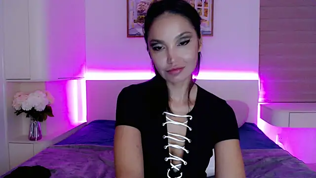 Ohmy_Linda live cam on StripChat