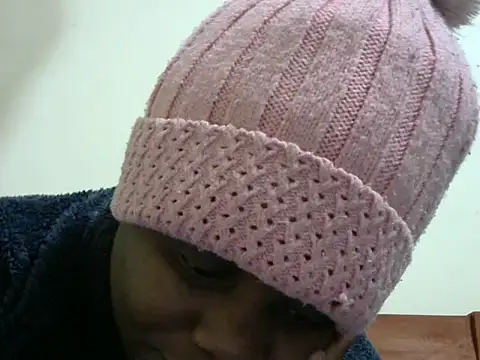 ebonyzoey live cam on StripChat