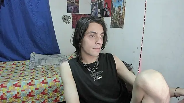 golden_ryyan live cam on StripChat
