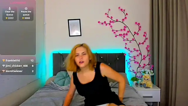 DellaRows webcam