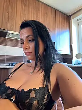 Hotmomcheckk_