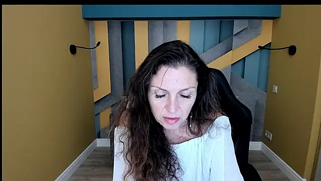 EllaLong live cam on StripChat