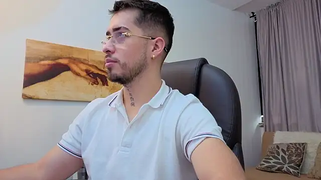 Tommas_Jhonson live cam