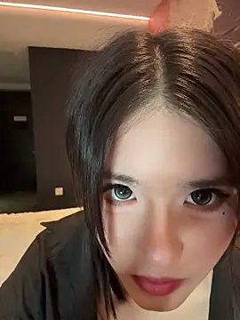 huey11 (F teen) - 舔自己大咪咪