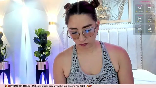 _LaraMom_ webcam