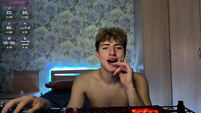 alfredsweet (M twink) - SEXY SOW ASS 🍑