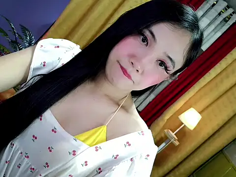 Supersweetsofialove live cam on StripChat