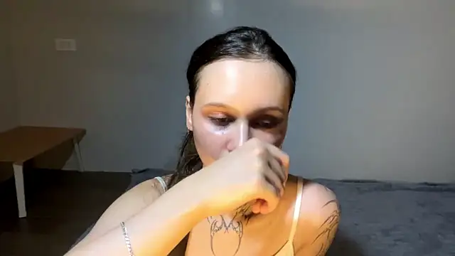MayraLucarelli webcam