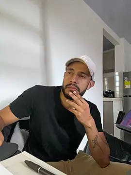 Elferjuan1310 webcam