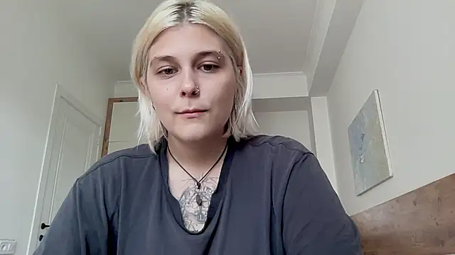 Ella_Bloom webcam