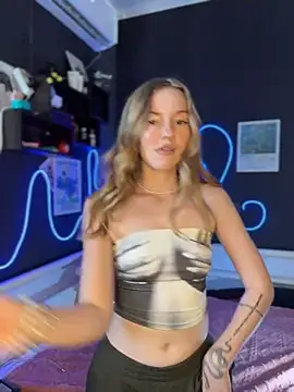 MilaMoone webcam