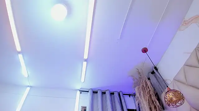 Ibbie_drastic live cam on StripChat