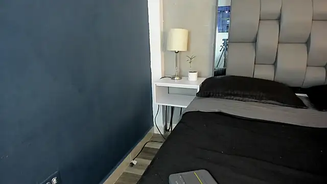 charlie___musk (M twink) - Let´s cum together!
